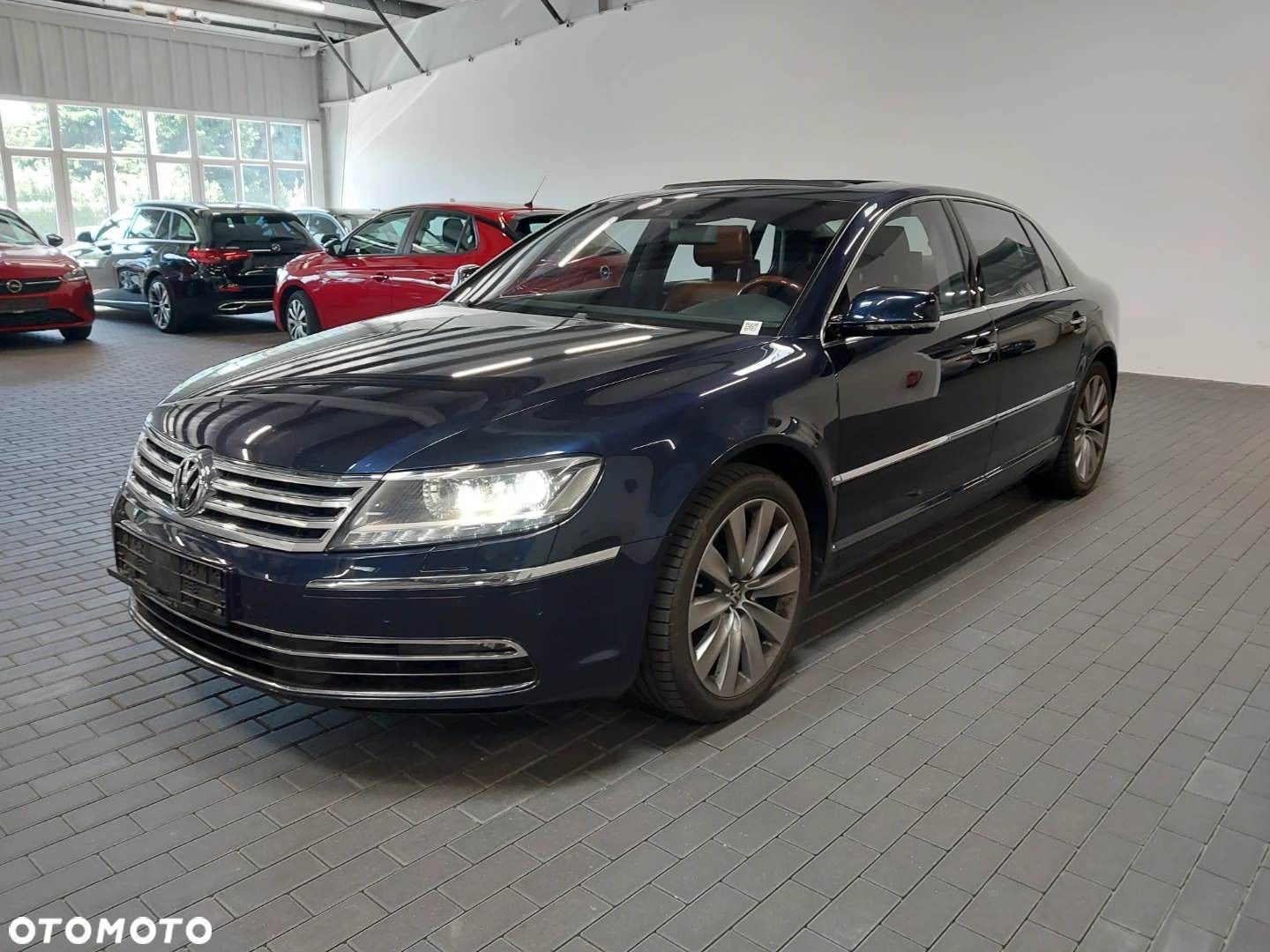 Volkswagen Phaeton - 1