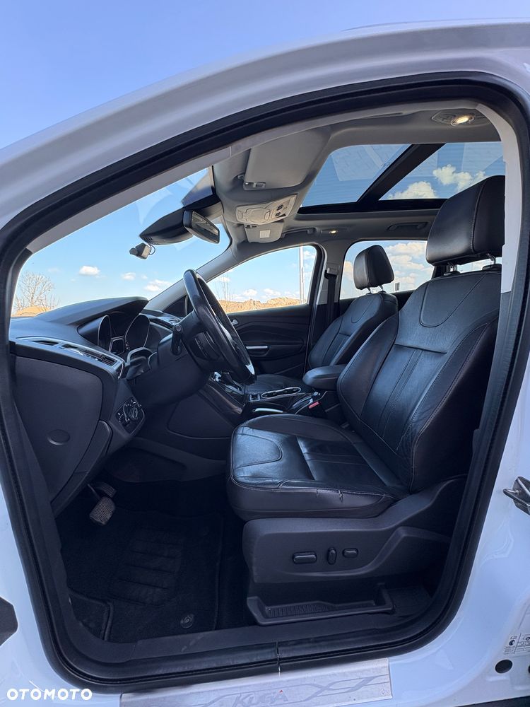 Ford Kuga - 12