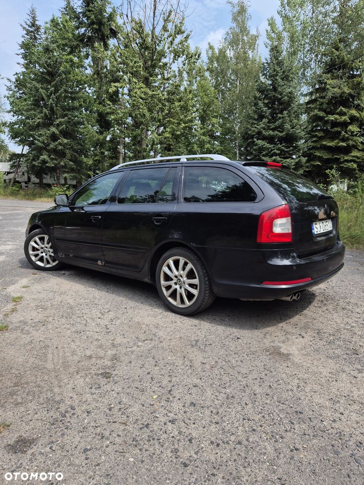 Skoda Octavia 2.0 TDI DPF RS - 9