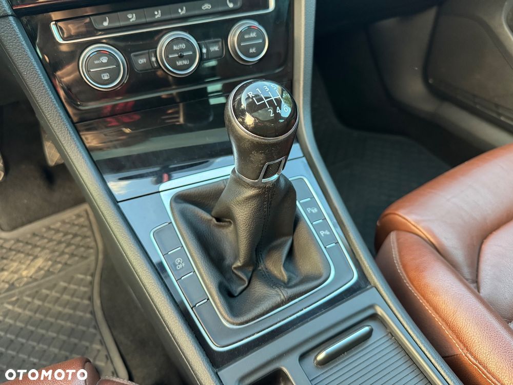 Volkswagen Golf - 21