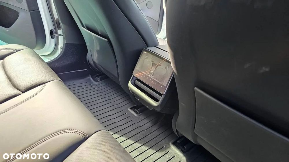Tesla Model 3 - 6