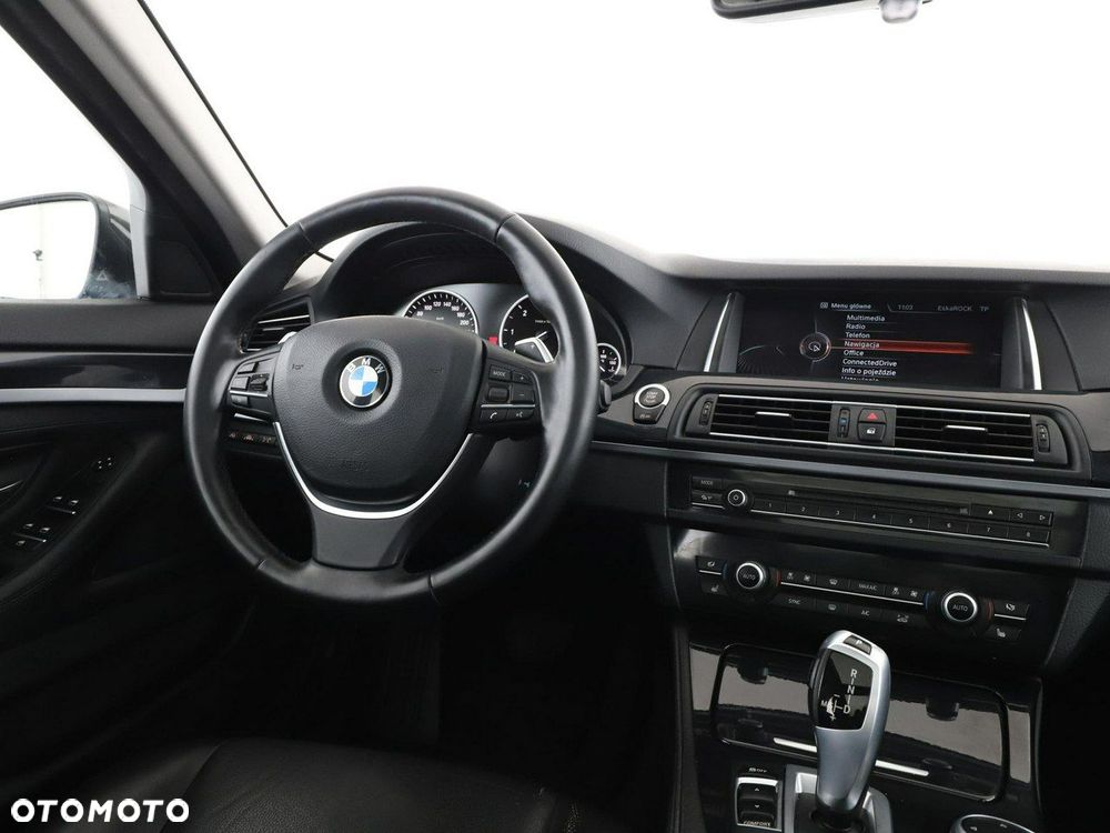 BMW Seria 5 520d xDrive - 17