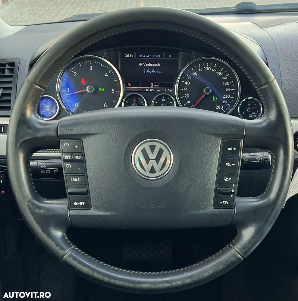 Volkswagen Touareg - 12