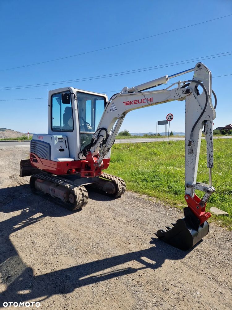 Takeuchi TB 228 - 3