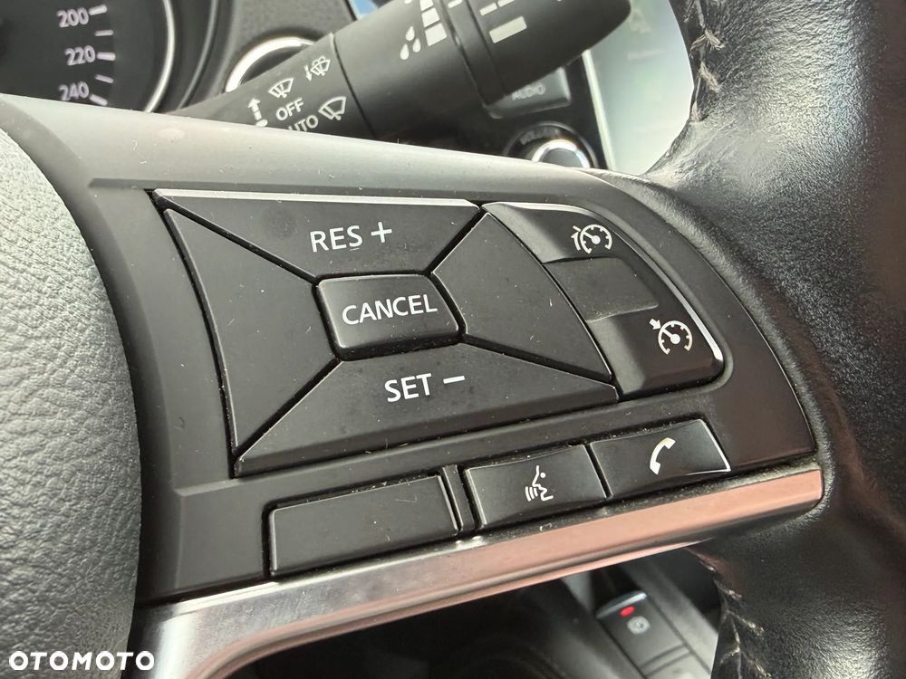 Nissan Qashqai 1.3 DIG-T N-Connecta EU6d - 10