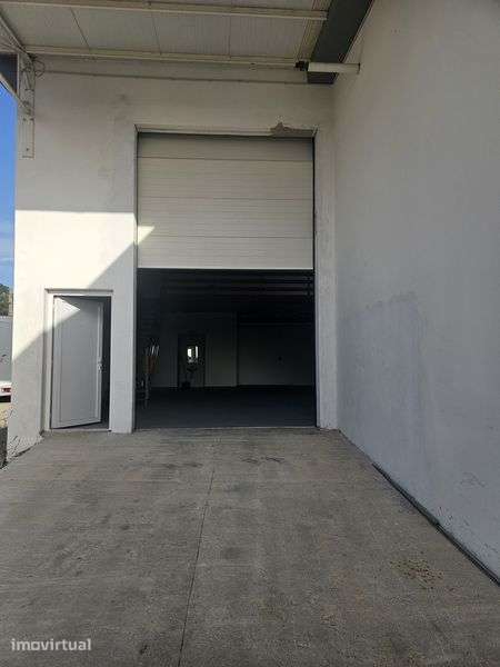 Armazem de 230m2 com mezanine - Grande imagem: 4/5