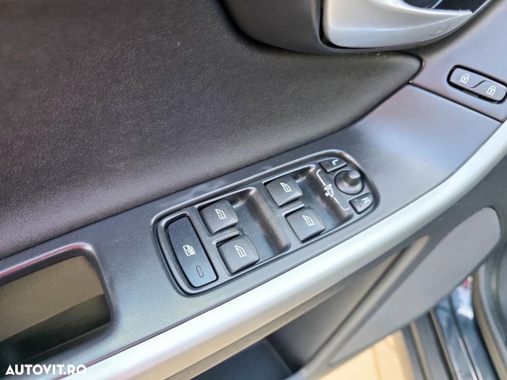 Volvo XC 60 D3 AWD Momentum - 15