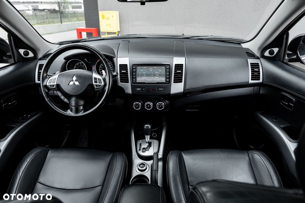 Mitsubishi Outlander 2.4 4WD CVT Intense - 27