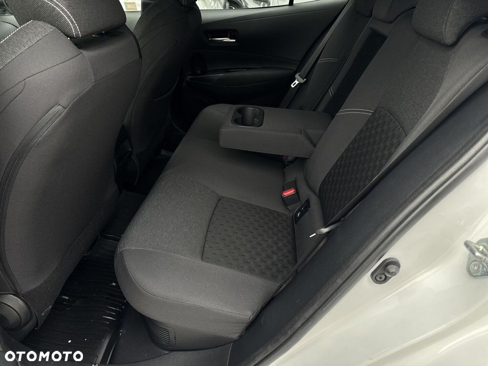 Toyota Corolla - 32