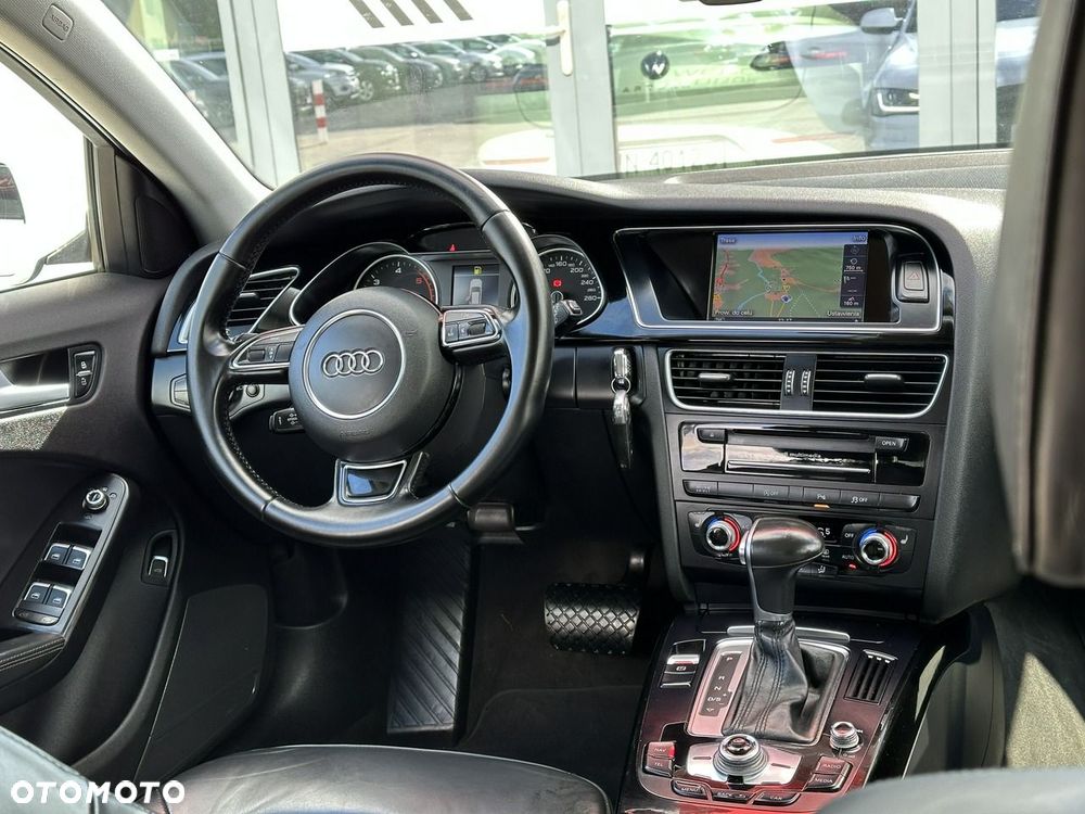 Audi A4 Avant 2.0 TDI DPF clean diesel multitronic S line Sportpaket - 11