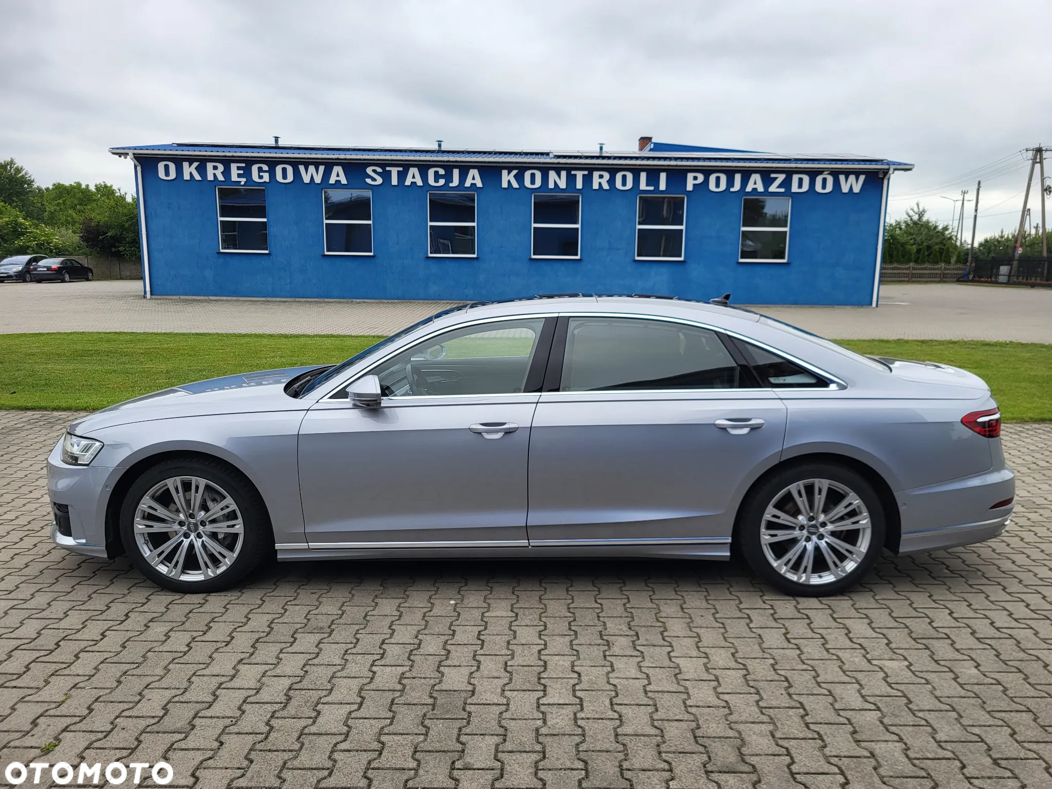 Audi A8 - 7