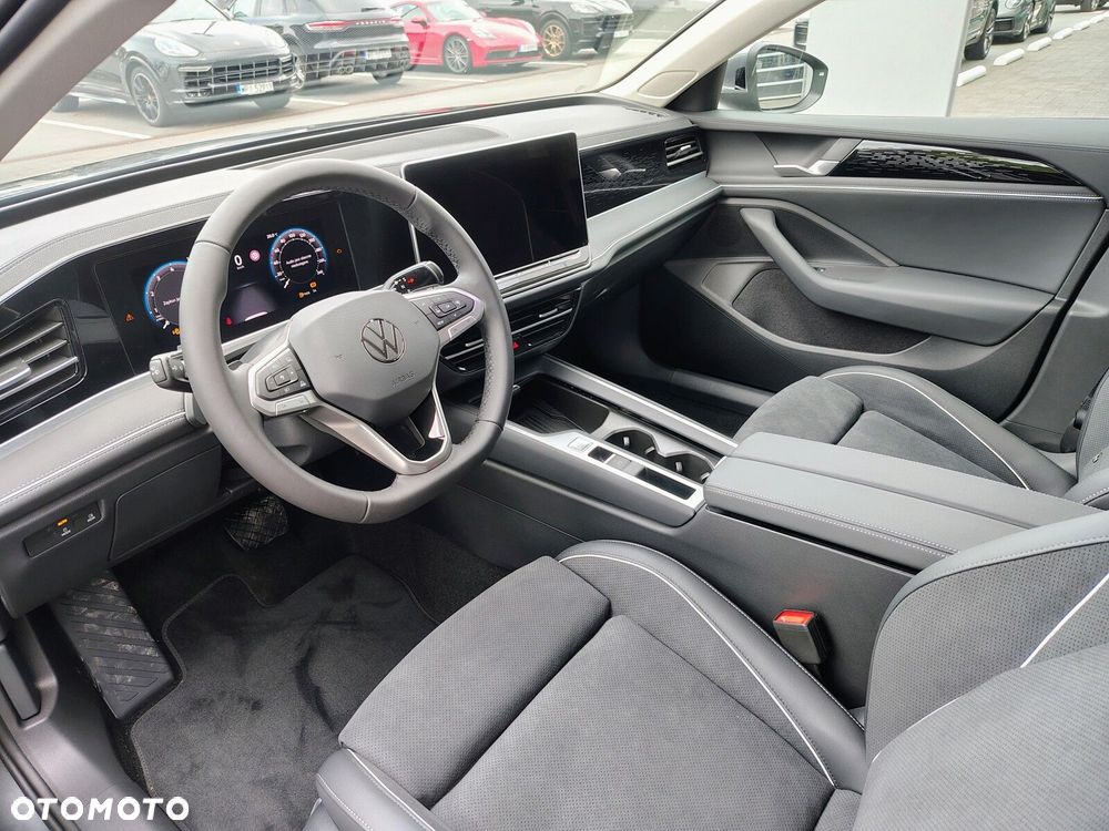 Volkswagen Passat - 12