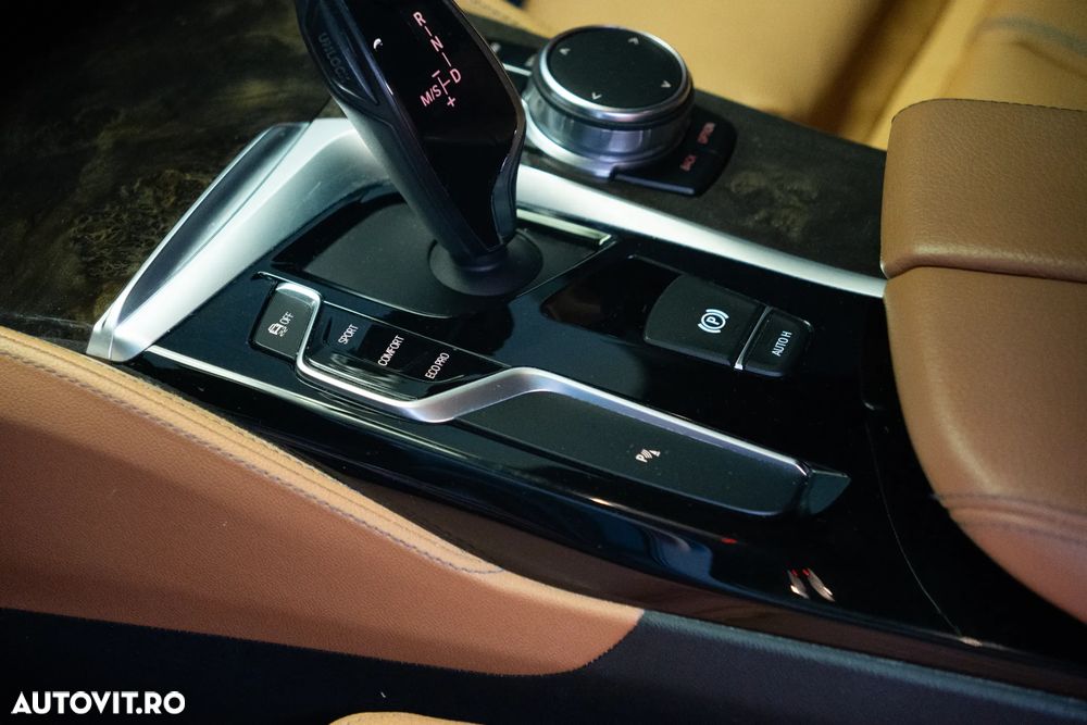 BMW Seria 5 520d xDrive AT - 18