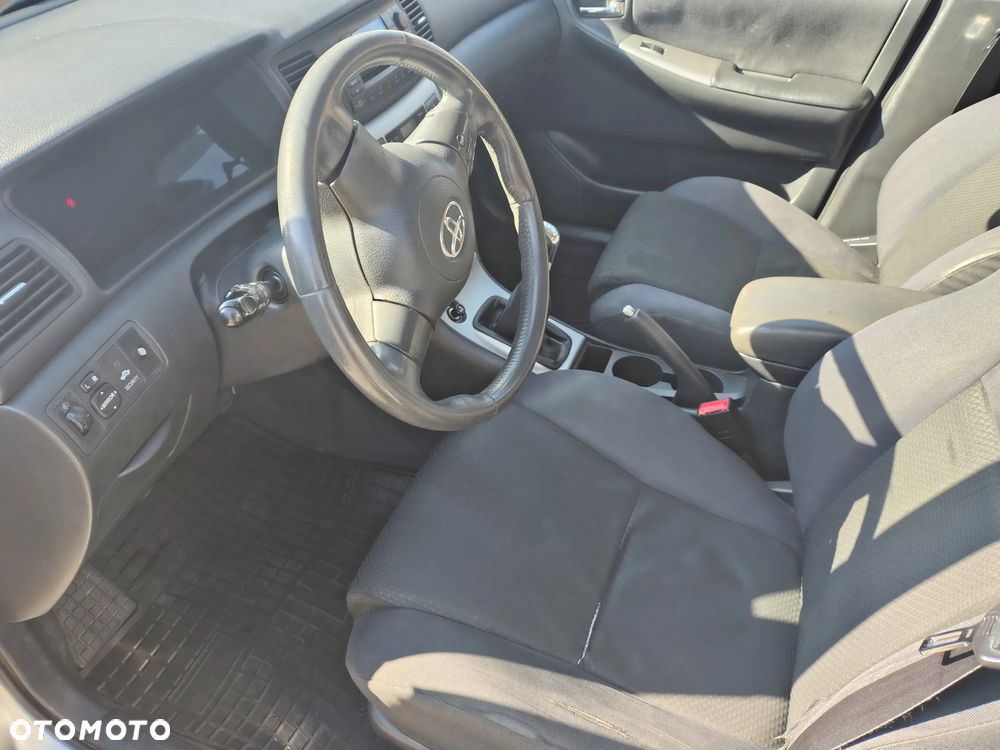 Toyota Corolla 1.6 VVT-i Sol - 7