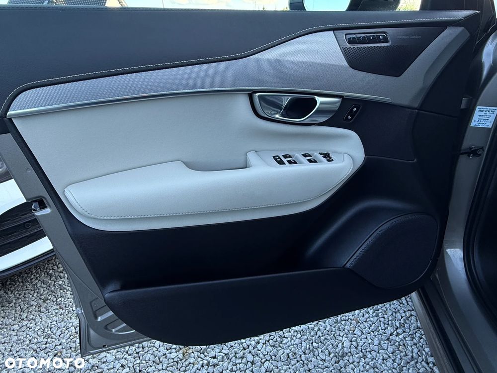 Volvo XC 90 T8 AWD Recharge Geartronic RDesign Edition - 26