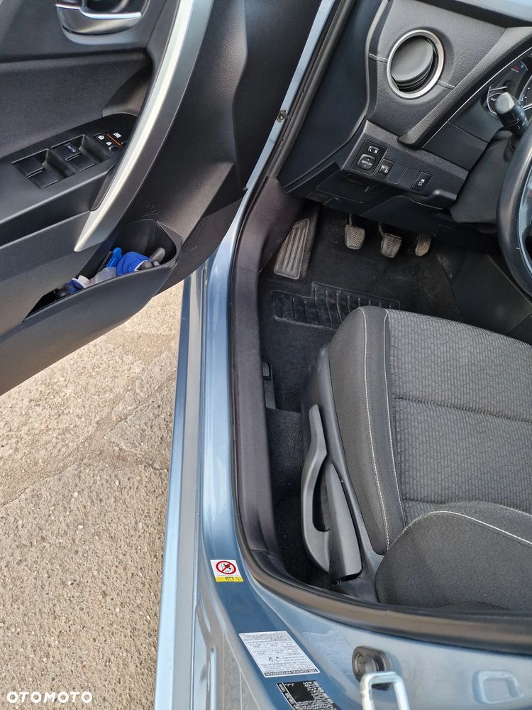 Toyota Auris 1.33 VVT-i Comfort - 11