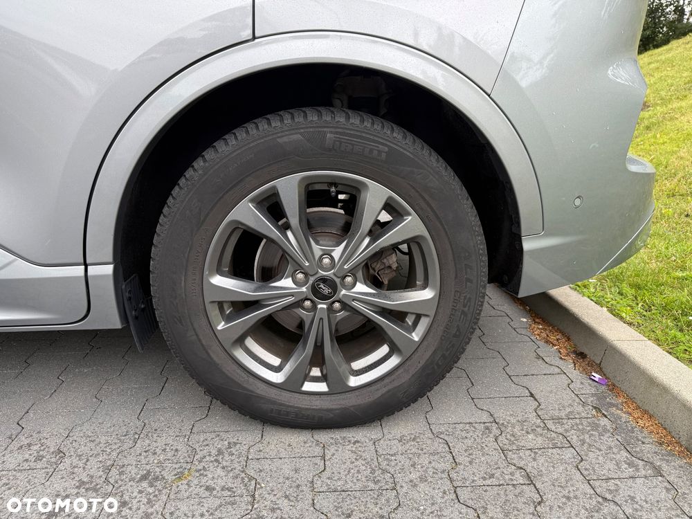 Ford Kuga - 26