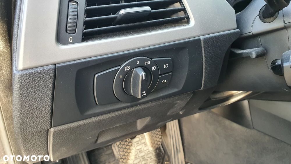 BMW Seria 3 325i - 36