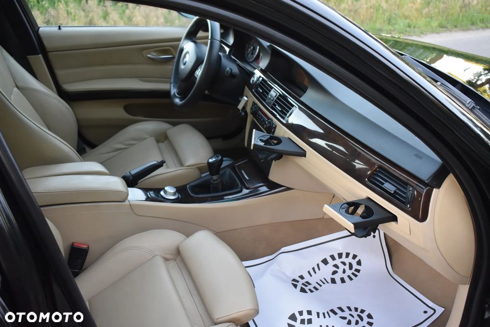 BMW Seria 3 320d - 27