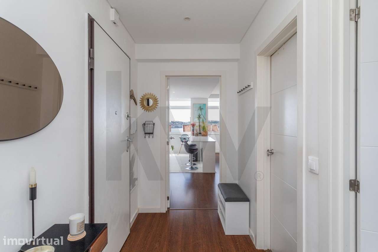 Apartamento T2 Renovado com Vista Rio | 74 m2 | Último Piso – Ajuda - Grande imagem: 3/26