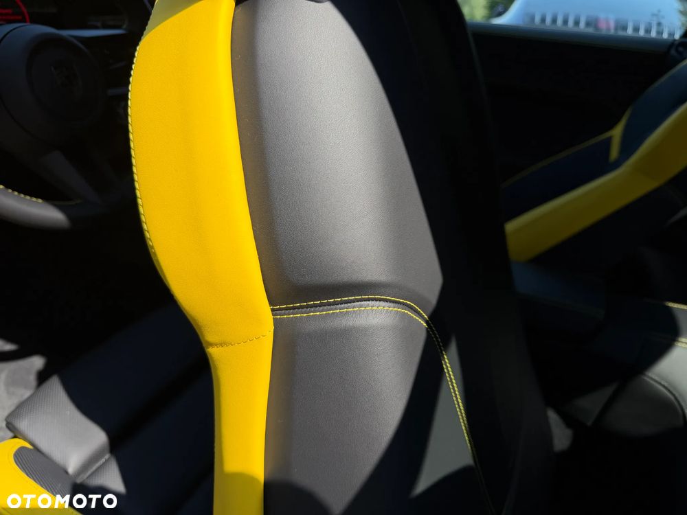 Porsche 911 Carrera Turbo S - 36