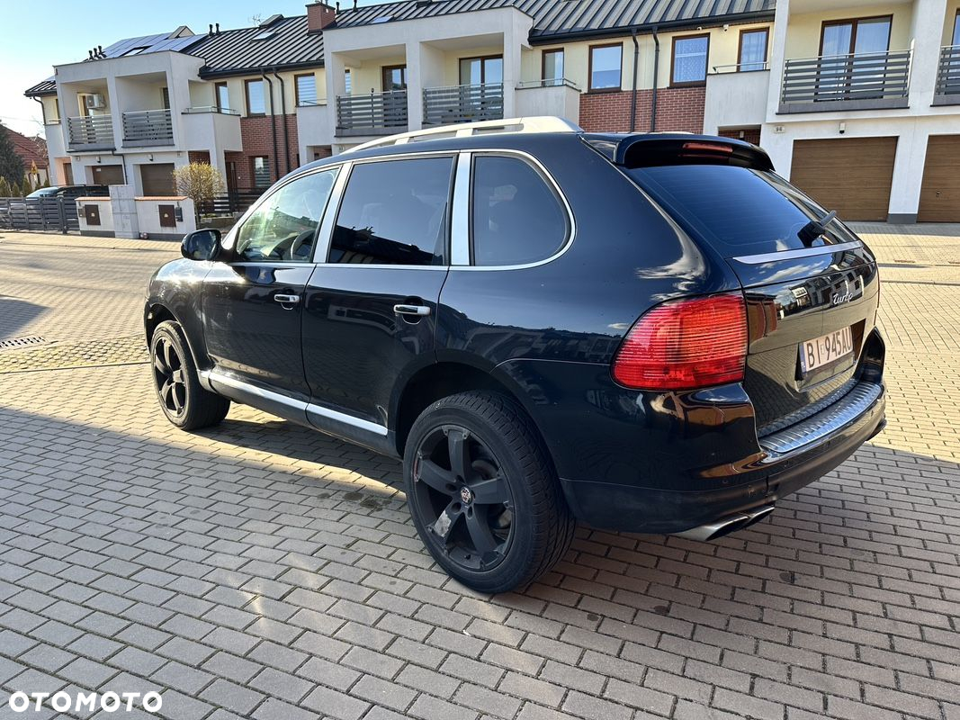 Porsche Cayenne Turbo - 4