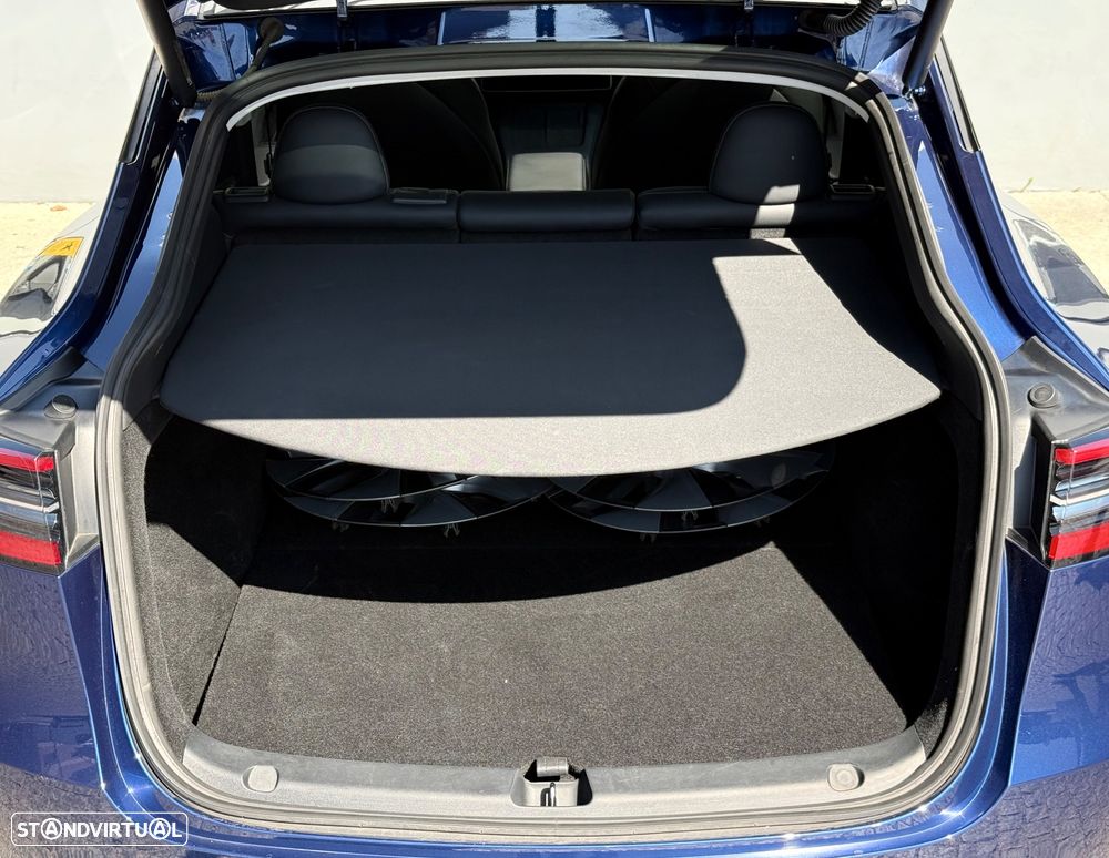 Tesla Model Y Long Range Dual Motor AWD - 28