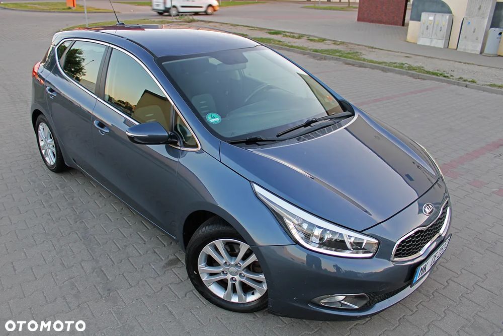 Kia Ceed 1.6 CRDi 128 Dream-Team Edition - 31