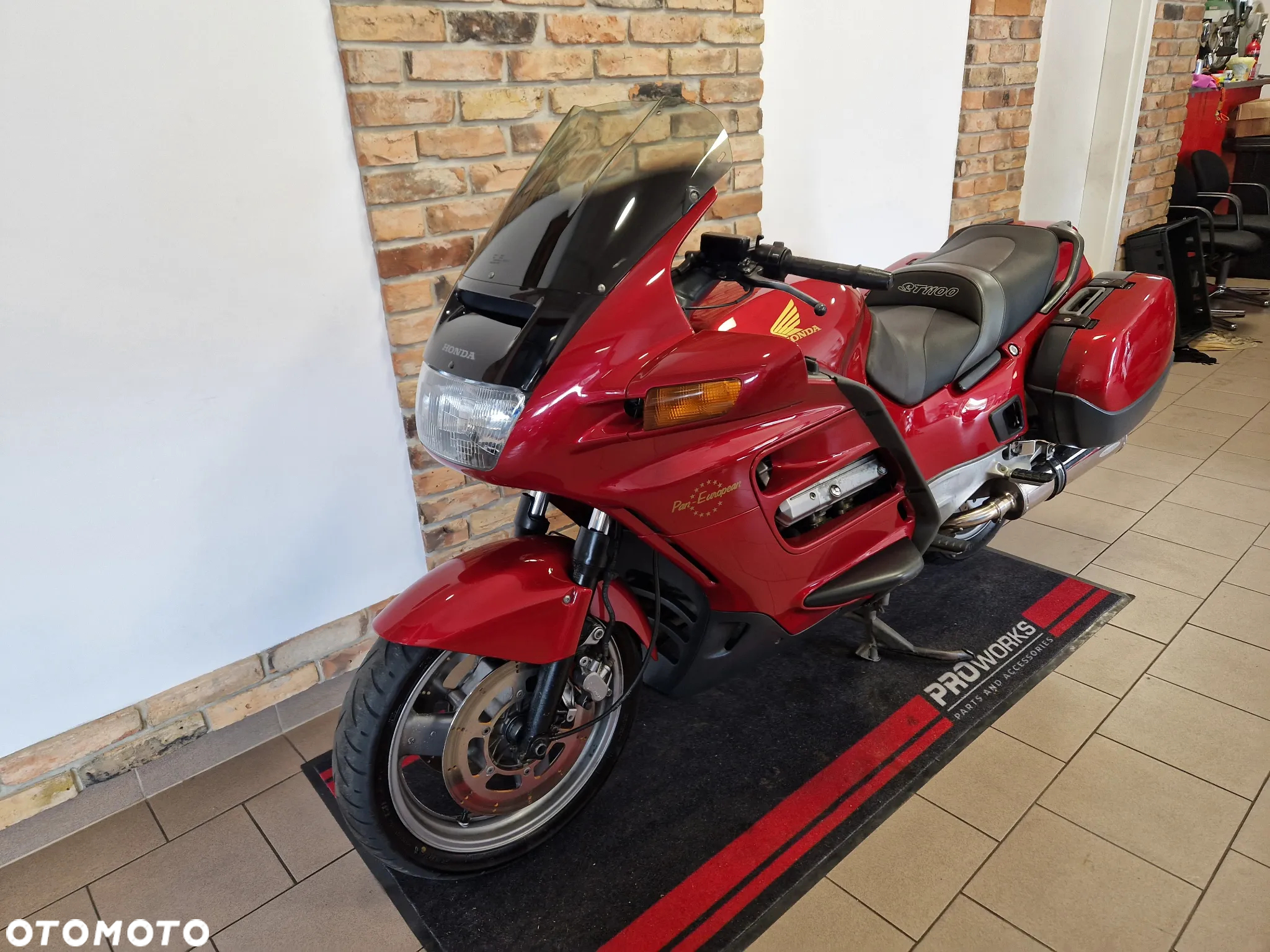 Honda ST - 9