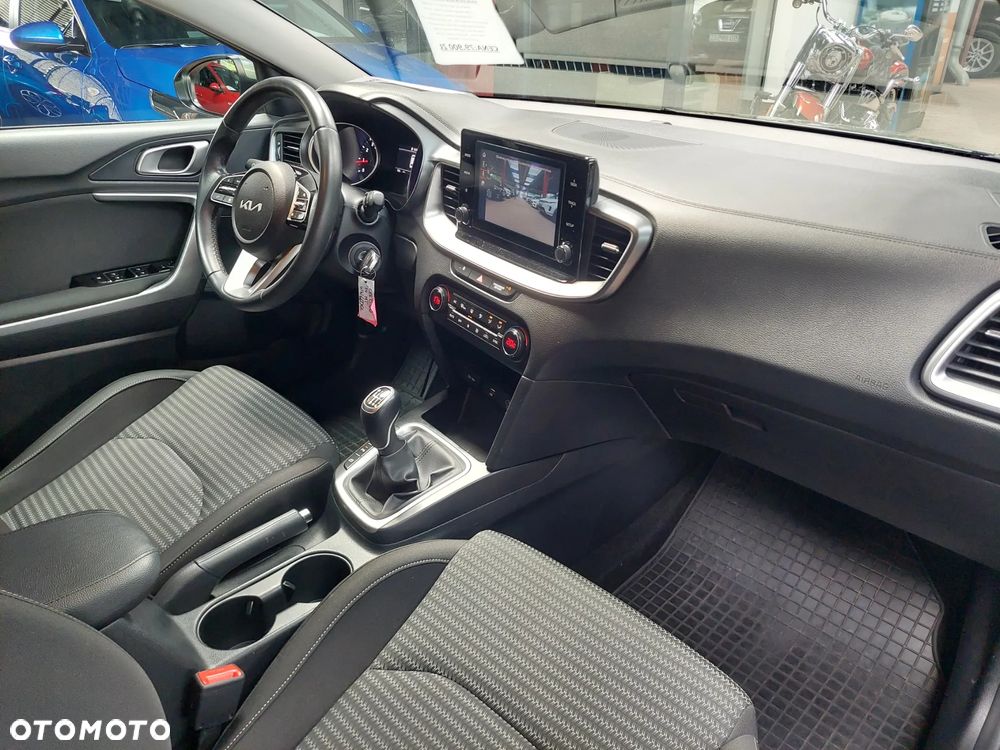 Kia Ceed 1.5 T-GDI M - 39