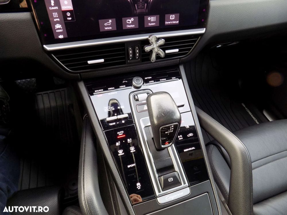 Porsche Cayenne Standard - 25