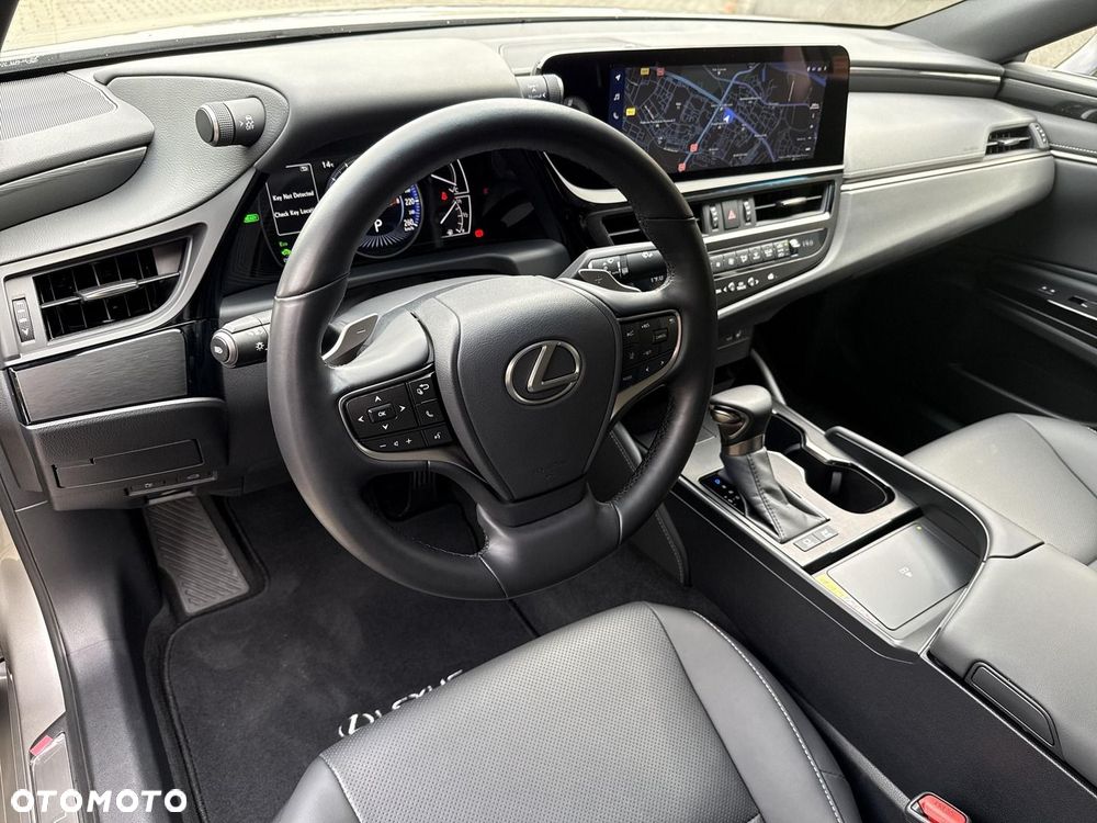 Lexus ES 300h Business Edition - 12