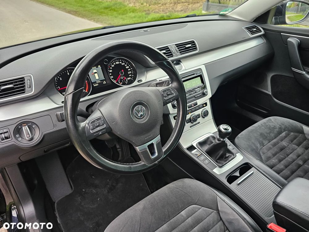 Volkswagen Passat 2.0 TDI Highline - 8