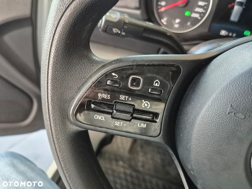 Mercedes-Benz Citan 110 CDi / AVANTGARDE / UNIKATOWY / 1 WŁ. / BEZWYPADKOWY / NISKI PRZEBIEG / AUTOMAT / KAMERA COFANIA / APPLE CARPLAY + ANDROID AUTO / HAK / RELINGI DACHOWE / EURO 6 - 29