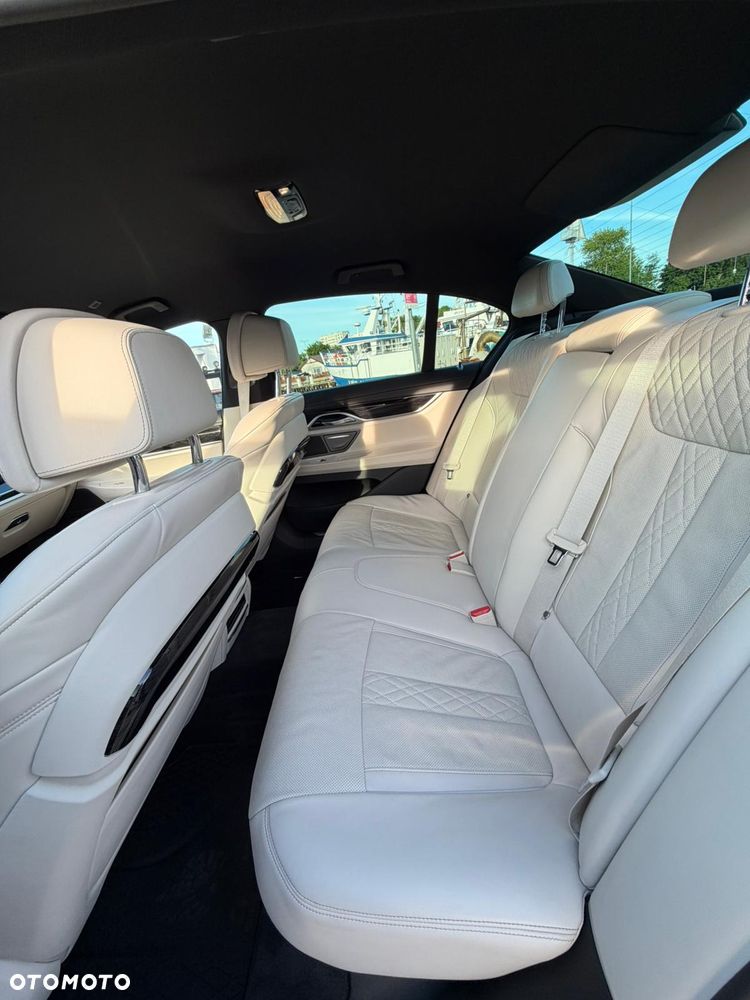 BMW Seria 7 750d xDrive sport - 15