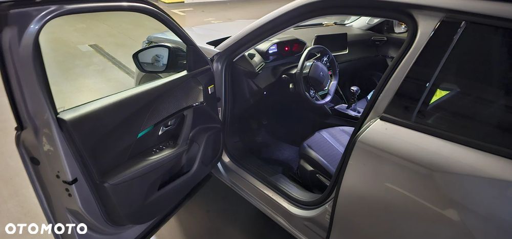 Peugeot 2008 - 8