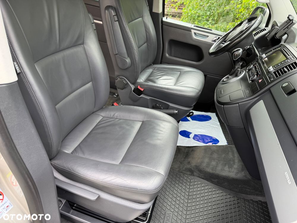 Volkswagen Multivan - 15