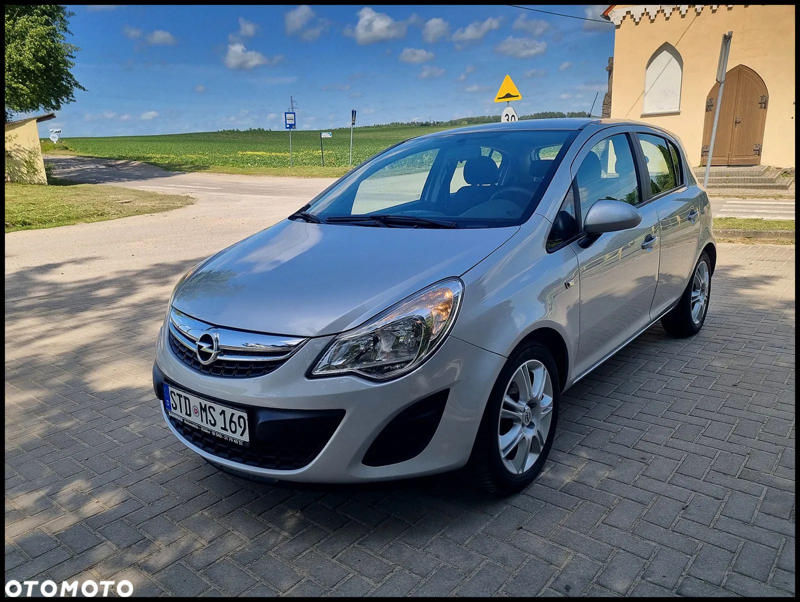 Opel Corsa 1.2 16V Enjoy - 1
