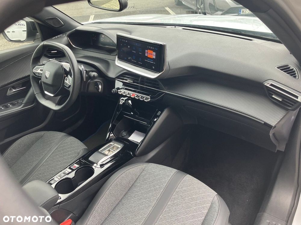 Peugeot 2008 1.2 PureTech Allure S&S EAT8 - 28