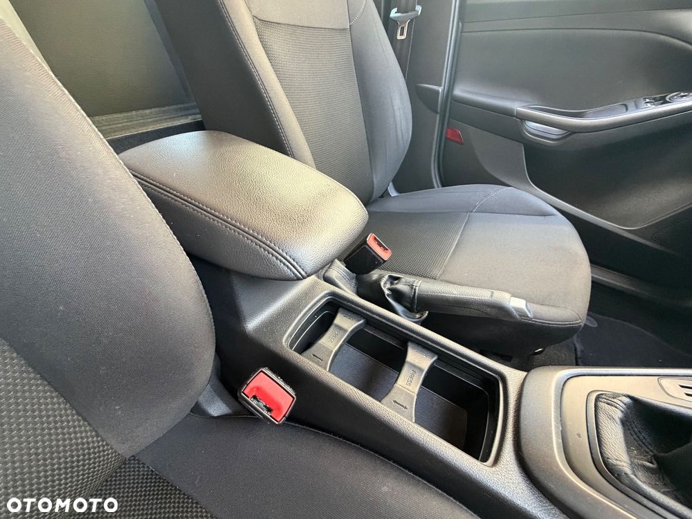 Ford Focus 1.6 SYNC Edition - 22