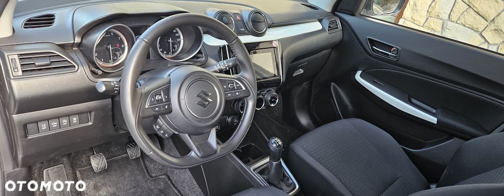 Suzuki Swift 1.2 Premium Plus - 22