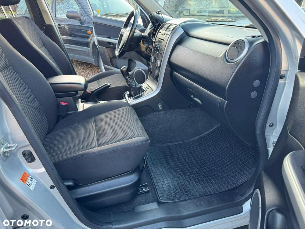 Suzuki Grand Vitara - 11