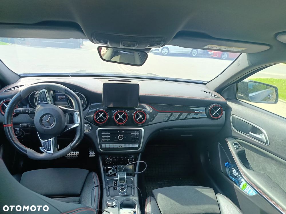 Mercedes-Benz GLA - 17