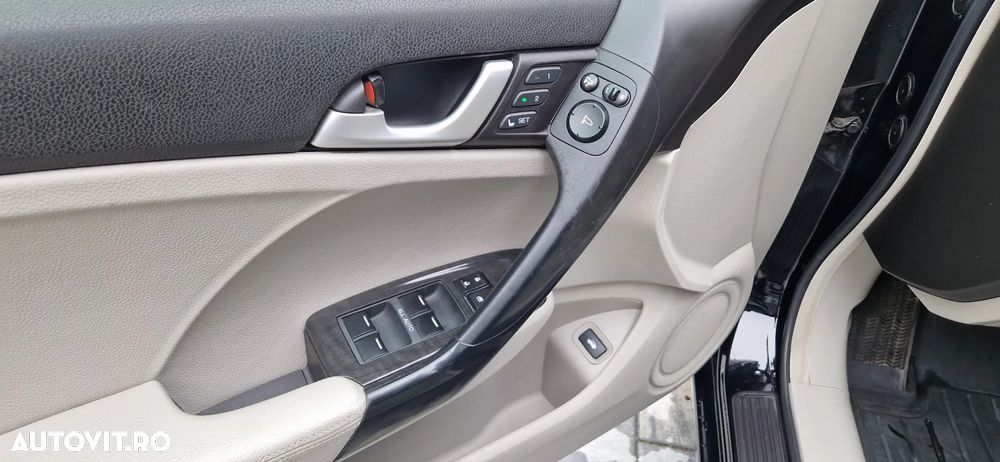 Honda Accord 2.0i Automatic Executive - 11