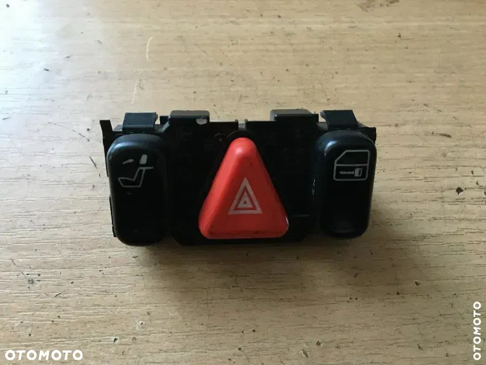 Panel włącznik świateł awaryjnych Mercedes W210 21082001310