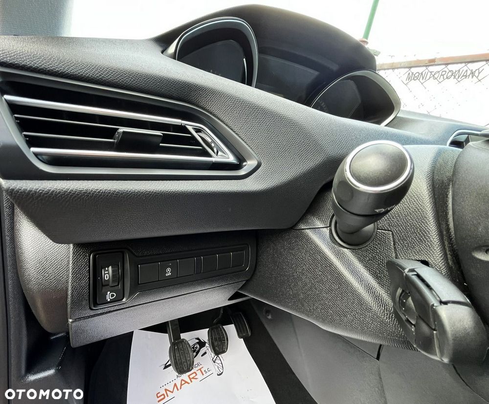Peugeot 308 1.2 PureTech Active Pack S&S - 33