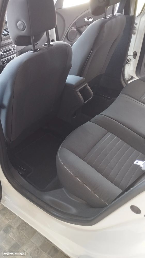 Renault Mégane ENERGY dCi 110 Start & Stop LIMITED - 8