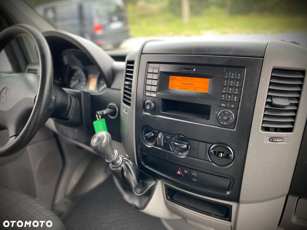 Mercedes-Benz Sprinter - 11
