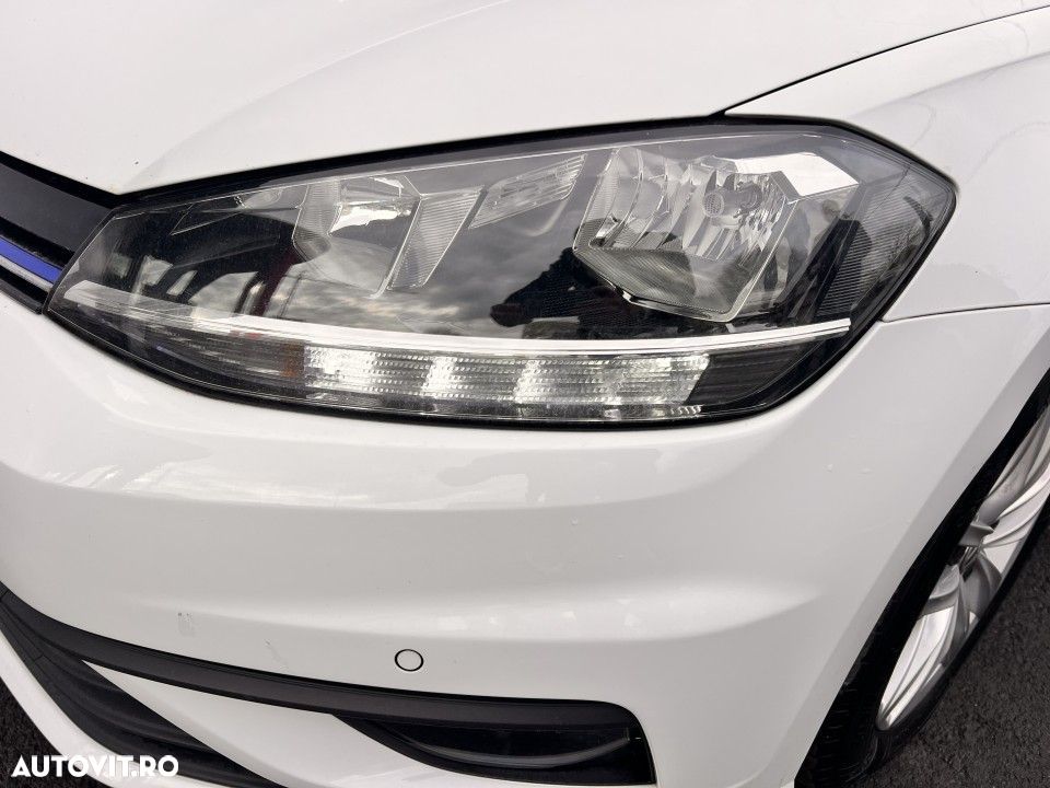 Volkswagen Golf - 11