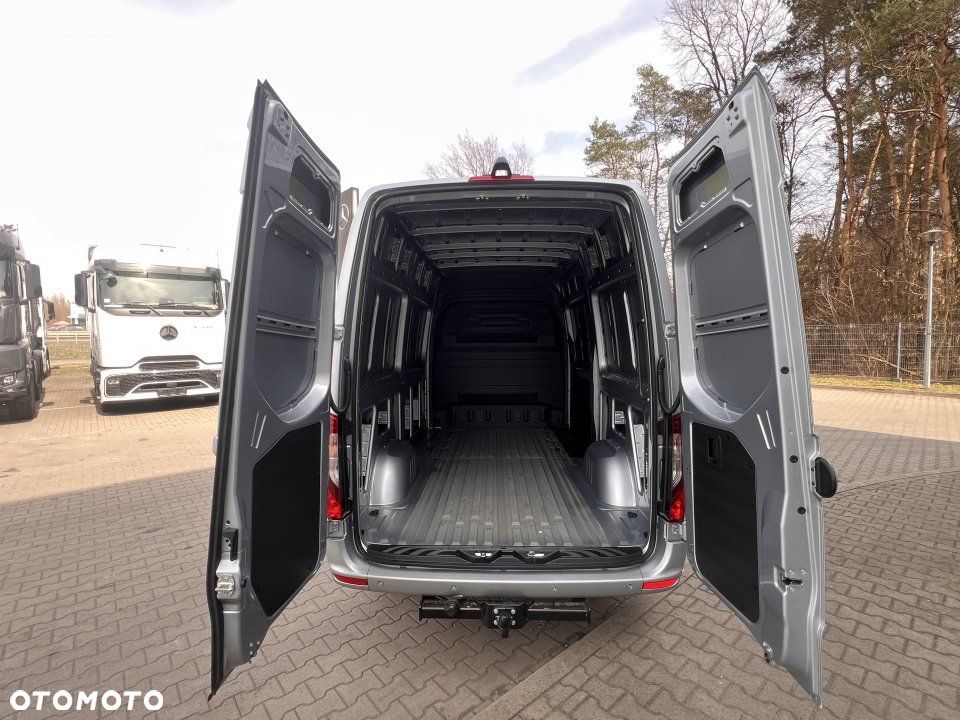 Mercedes-Benz Sprinter - 4